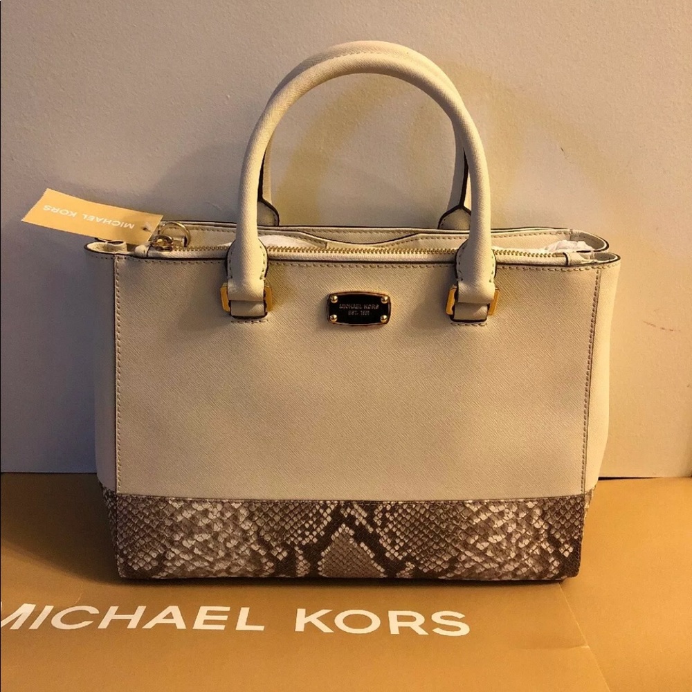 Michael Kors / satchel/ Dark Sand/ Leather